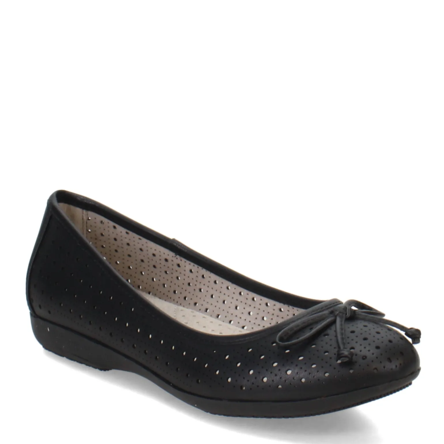 Women's Cliffs by White Mountain, Cheryl Flat