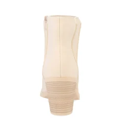 Women's MIA, Lolo Boot