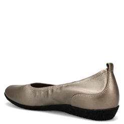 Women's Taos, Chit Chat Flat